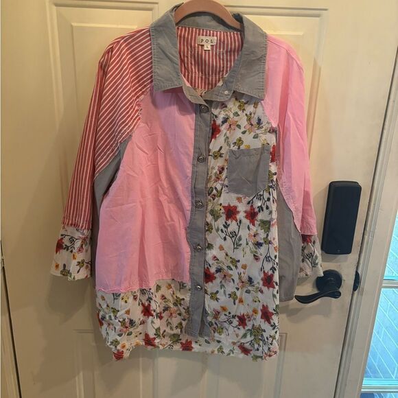 Anthropologie POL Pink and Gray Button Down with Floral Accents - Picture 2 of 4